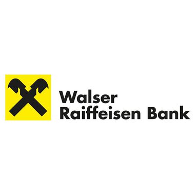 Ein Logo der Walser Raiffeisen Bank mit einem gelben Hintergrund und zwei gekreuzten Werkzeugen. Der Schriftzug ist in Schwarz und beschreibt den Namen der Bank. | © Walser Raiffeisen Bank AG Logo